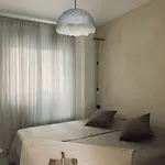 Spacious, Light & Cozy With Ocean Views 아파트