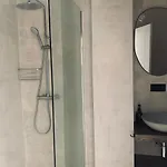 Spacious, Light & Cozy With Ocean Views 아파트